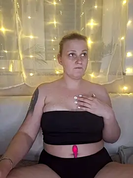 Nini beab online show from April 19, 2026, 9:39 pm