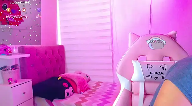 Snapshot of Vannessa__Shy chatting on December 14, 2024, 4:09 pm Vannessa Shy online show from December 14, 2024, 4:09 pm