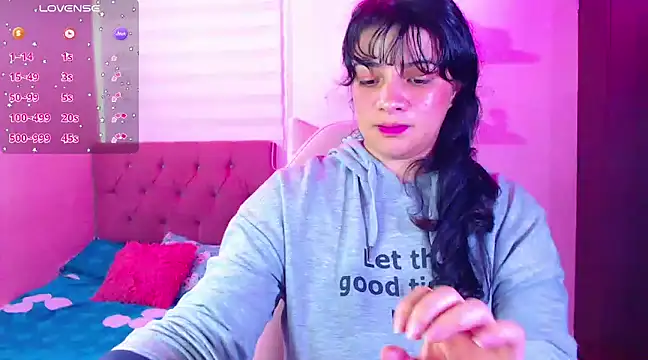 Snapshot of Vannessa__Shy chatting on December 26, 2024, 8:11 pm Vannessa Shy online show from December 26, 2024, 8:11 pm