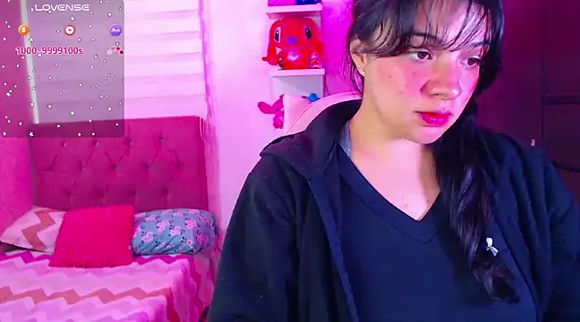 Snapshot of Vannessa__Shy chatting on January 22, 2025, 8:17 pm Vannessa Shy online show from January 22, 2025, 8:17 pm