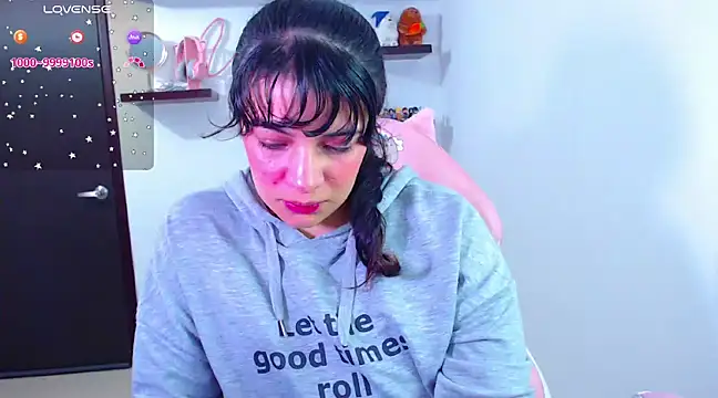 Snapshot of Vannessa__Shy chatting on February 11, 2025, 10:07 pm Vannessa Shy online show from February 11, 2025, 10:07 pm