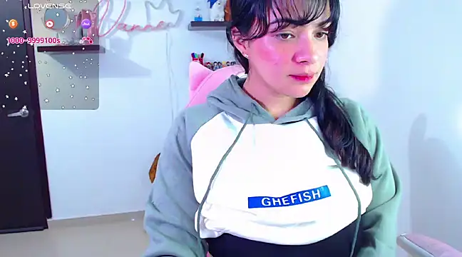 Snapshot of Vannessa__Shy chatting on February 27, 2025, 11:48 pm Vannessa Shy online show from February 27, 2025, 11:48 pm