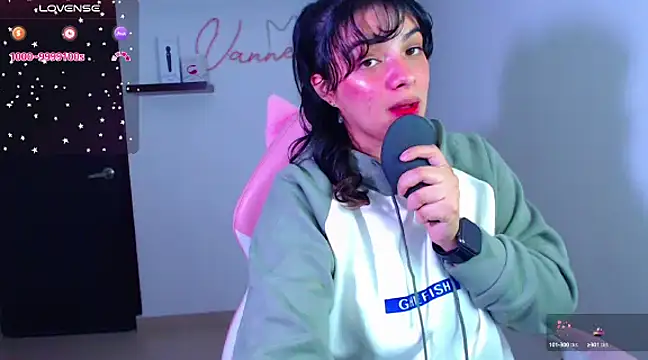 Snapshot of Vannessa__Shy chatting on March 12, 2025, 1:03 am Vannessa Shy online show from March 12, 2025, 1:03 am