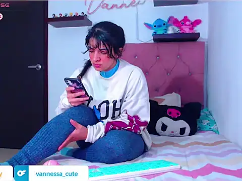 Snapshot of Vannessa__Shy chatting on October 26, 2025, 3:12 am Vannessa Shy online show from October 26, 2025, 3:12 am