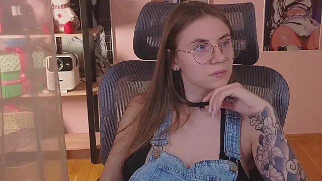  AnnaStark  online show from December 5, 2025, 8:38 pm