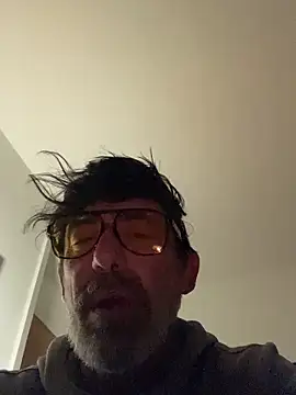 maxximere online show from February 10, 2026, 11:31 pm