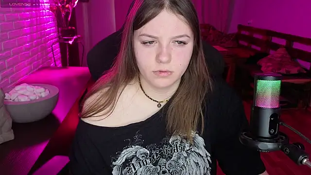 Snapshot of XNirvanaX chatting on May 6, 2026, 2:29 am XNirvanaX online show from May 6, 2026, 2:29 am