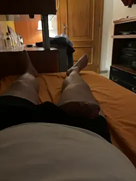 Snapshot of alex21017 chatting on June 27, 2026, 4:28 am alex21017 online show from June 27, 2026, 4:28 am