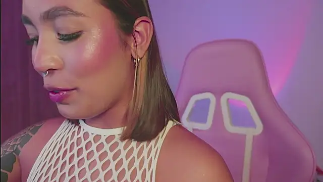 Snapshot of Cheerry1 chatting on September 12, 2025, 11:04 pm Cheerry1 online show from September 12, 2025, 11:04 pm