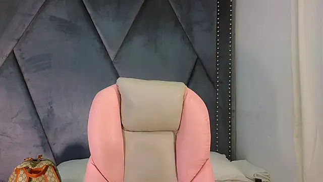 SexyLeilaa online show from March 9, 2025, 12:00 am