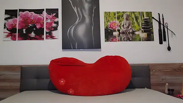 Naschkatze01 online show from November 21, 2025, 8:02 am