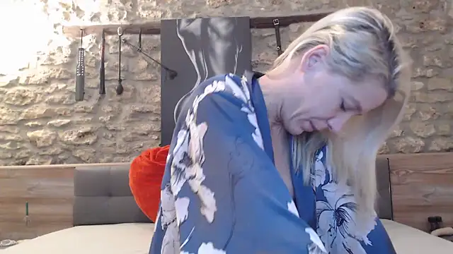 Naschkatze01 online show from December 21, 2025, 7:59 am