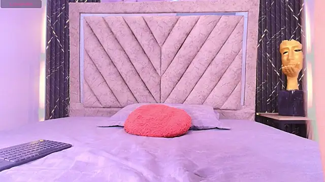 Hanna Evaanss online show from October 7, 2025, 8:17 pm