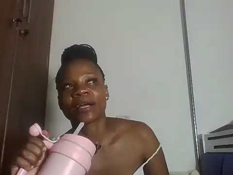 Sweetbaby004 online show from February 7, 2026, 12:42 pm