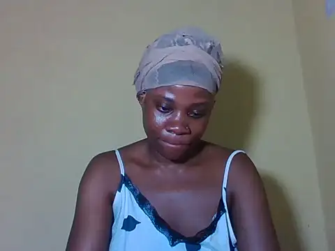Snapshot of Sweetbaby004 chatting on April 28, 2026, 2:27 am Sweetbaby004 online show from April 28, 2026, 2:27 am