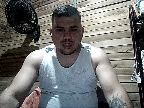 Snapshot of Arcangel_05 chatting on April 8, 2026, 3:50 am Arcangel 05 online show from April 8, 2026, 3:50 am