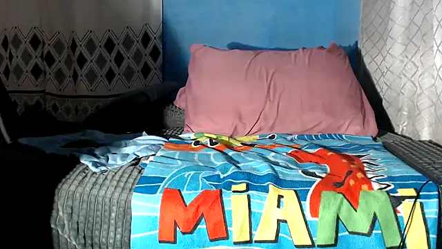 Snapshot of SweetAppleCandyxx chatting on December 30, 2024, 5:55 pm SweetAppleCandyxx online show from December 30, 2024, 5:55 pm