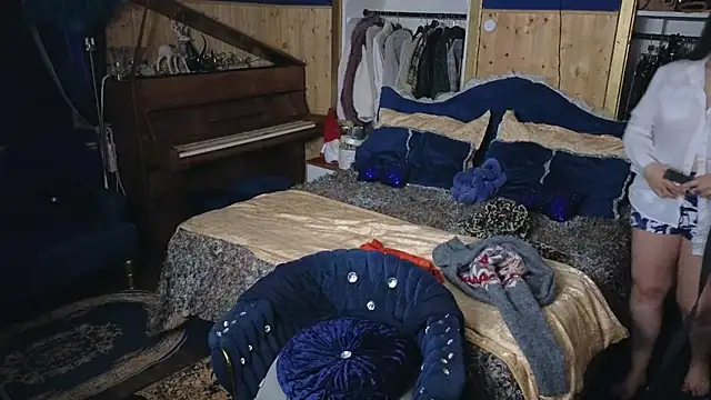 VanessaDoyle online show from December 15, 2025, 3:55 am