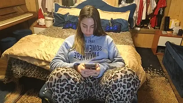 VanessaDoyle online show from December 17, 2025, 3:40 pm