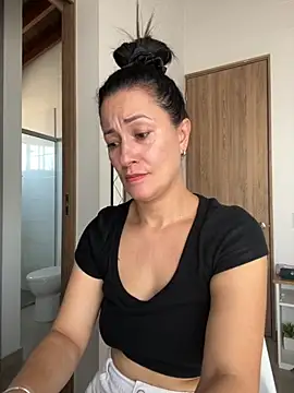 Verito hot online show from October 2, 2025, 9:00 pm