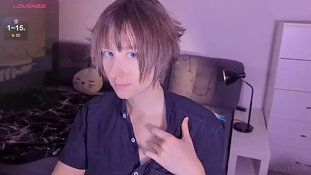 mothkink online show from December 17, 2025, 5:41 pm