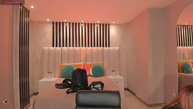 LexieWayne online show from March 7, 2026, 12:02 pm