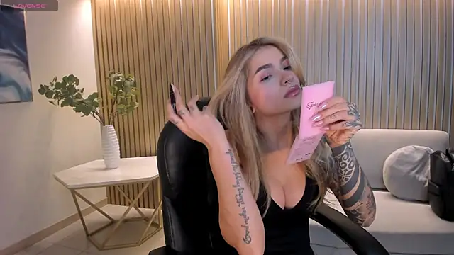 LexieWayne online show from March 26, 2026, 9:31 pm