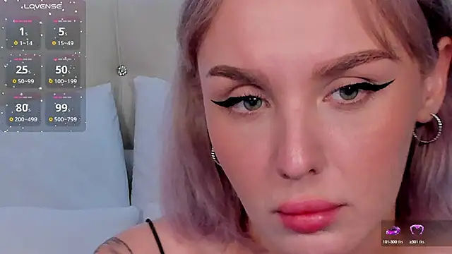 LianaFord online show from September 21, 2025, 6:31 pm