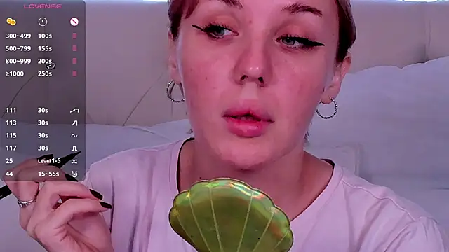 LianaFord online show from November 6, 2025, 9:59 pm