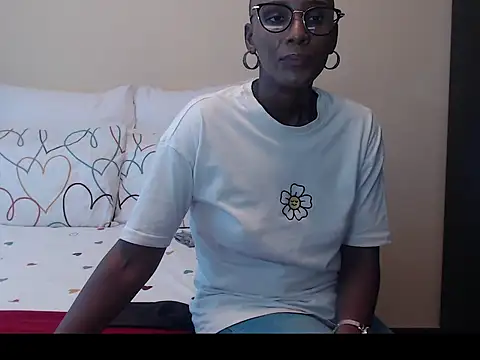 yummycherryxx online show from October 3, 2025, 8:44 am