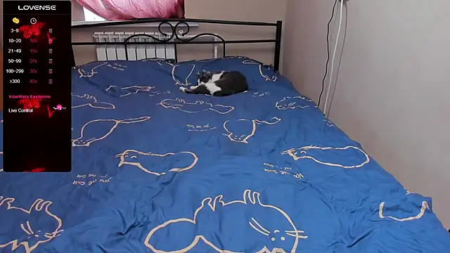 Snapshot of eva_zero chatting on November 3, 2025, 11:33 am eva zero online show from November 3, 2025, 11:33 am