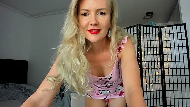 Snapshot of YourFire_ chatting on August 6, 2026, 12:18 pm YourFire online show from August 6, 2026, 12:18 pm