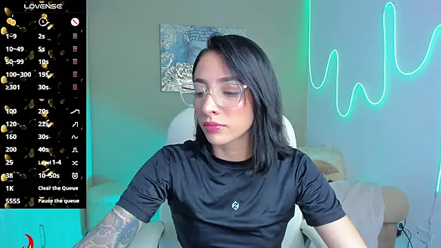 barbie scoth  online show from October 12, 2025, 9:14 pm