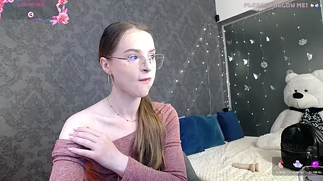 Snapshot of KateJonson chatting on June 2, 2026, 6:37 am KateJonson online show from June 2, 2026, 6:37 am