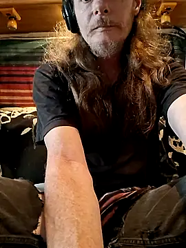 truckerlove69 online show from June 11, 2026, 4:16 pm