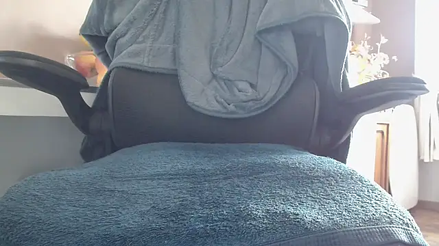 suedel65 online show from March 21, 2025, 10:28 am