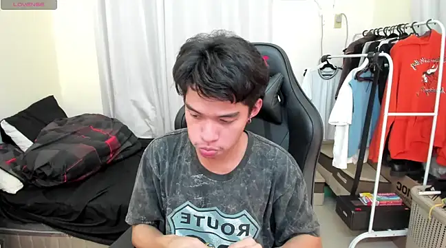 Lightjt04 online show from February 19, 2025, 10:20 pm