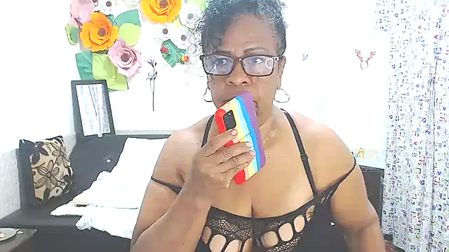 Snapshot of Yayis-hot-sexyw chatting on February 23, 2025, 6:56 pm Yayis-hot-sexyw online show from February 23, 2025, 6:56 pm