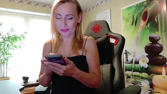 HotLana69 online show from September 30, 2025, 8:30 am