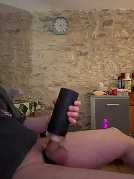 yann2392 online show from May 7, 2026, 3:06 pm
