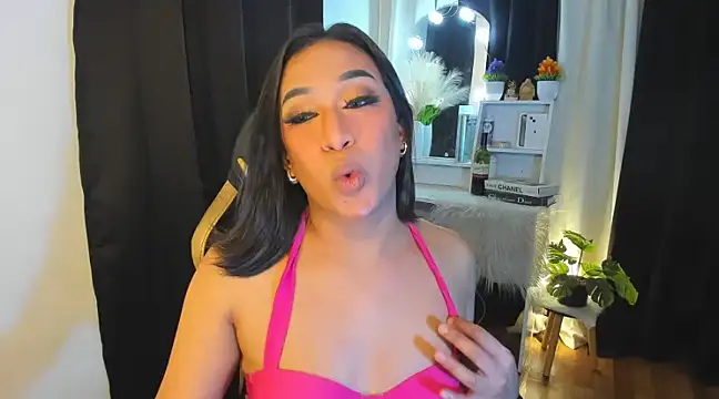 Snapshot of Mistress_Jolens chatting on January 2, 2025, 8:17 am Mistress Jolens online show from January 2, 2025, 8:17 am