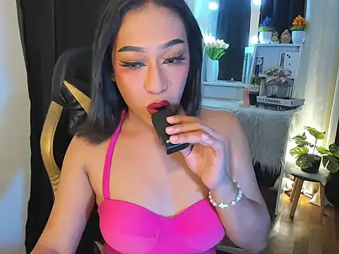 Snapshot of Mistress_Jolens chatting on January 4, 2025, 9:10 am Mistress Jolens online show from January 4, 2025, 9:10 am