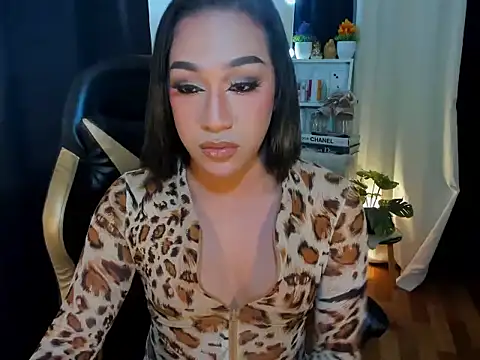 Snapshot of Mistress_Jolens chatting on January 24, 2025, 5:00 pm Mistress Jolens online show from January 24, 2025, 5:00 pm