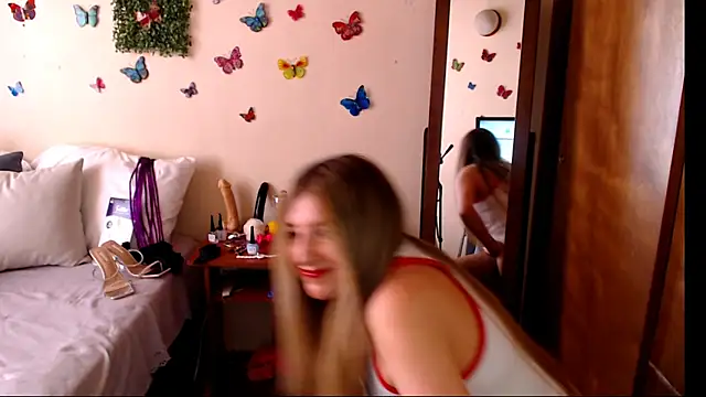 Jolie-Mature online show from May 31, 2026, 6:53 pm