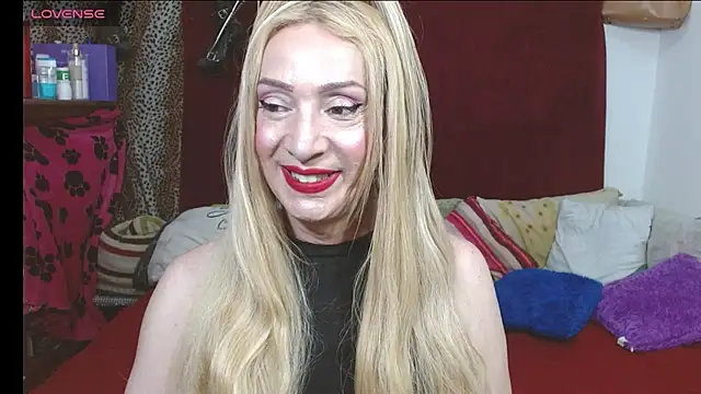 Snapshot of elena_evans chatting on April 28, 2026, 6:46 pm elena evans online show from April 28, 2026, 6:46 pm
