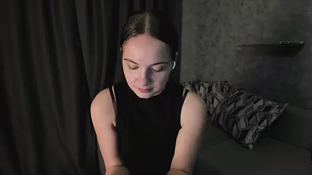 Snapshot of KristinaLoison chatting on April 22, 2026, 4:41 pm KristinaLoison online show from April 22, 2026, 4:41 pm