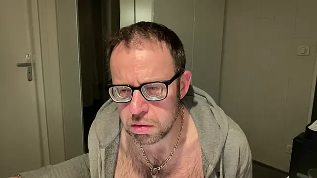 FABIOGLASSES online show from January 18, 2025, 11:55 pm