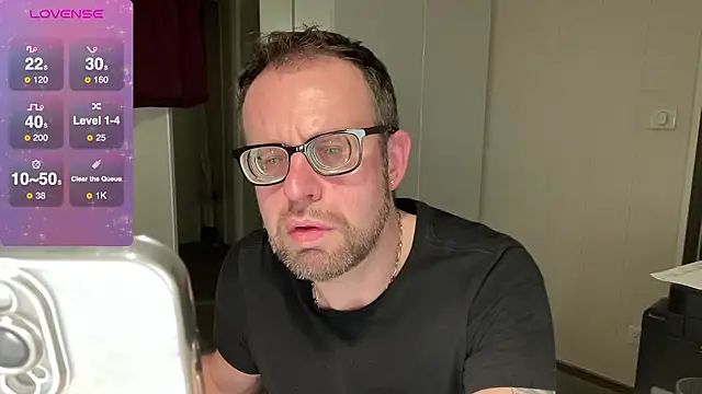 FABIOGLASSES online show from January 22, 2025, 9:10 pm