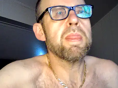 FABIOGLASSES online show from September 10, 2025, 8:53 pm