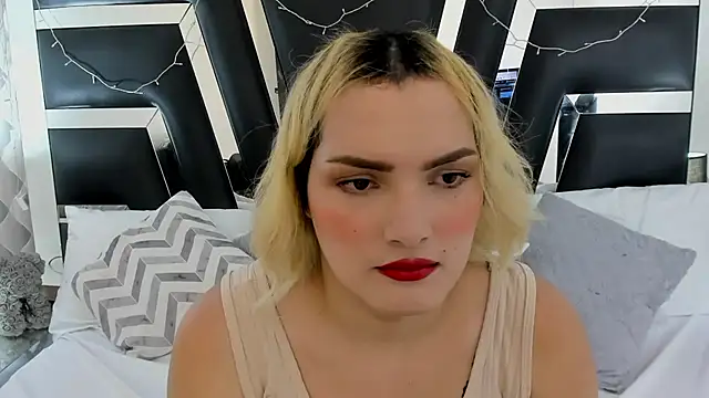 Snapshot of katya_kozlov chatting on February 7, 2025, 12:20 am katya kozlov online show from February 7, 2025, 12:20 am